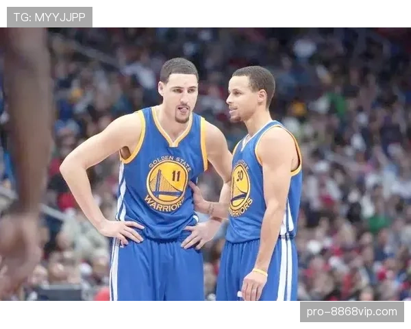 库里三分球精准率提升拉开与汤普森关键回合差距 库里三分球精准率提升拉开与汤普森关键回合差距
