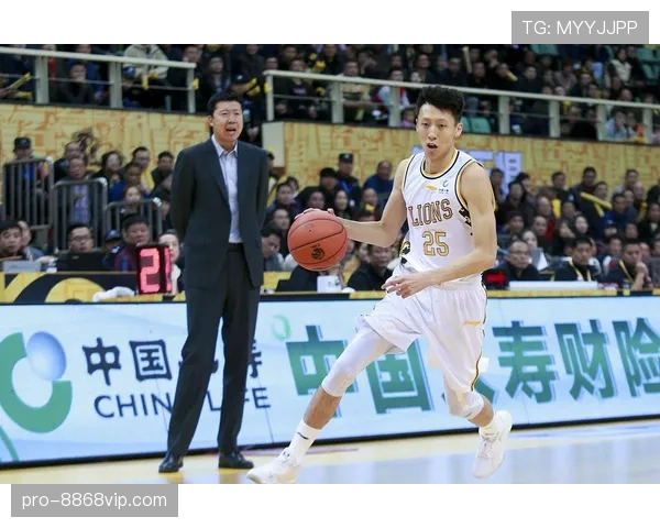 篮球规则科普:翻腕违例的正确判定与避免技巧 篮球规则科普:翻腕违例的正确判定与避免技巧